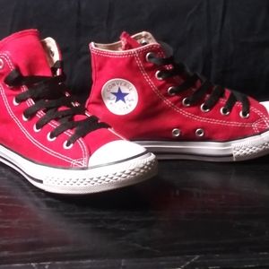 Converse (CHUCKTAYLORS)